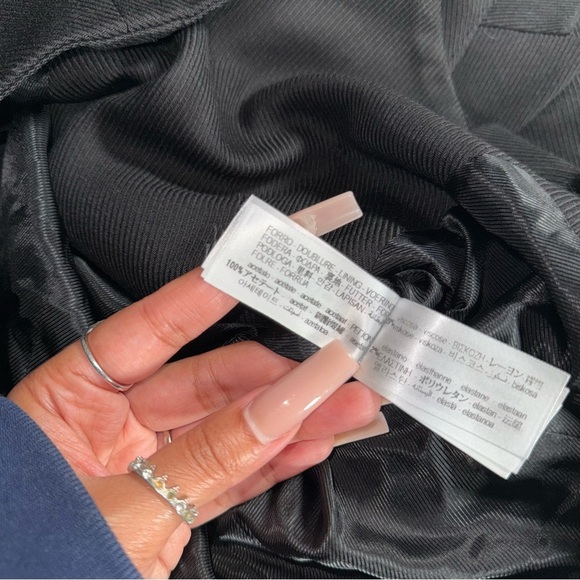 Zara Cropped Black Double-Breasted Blazer with Gold Buttons - Picture 9 of 10